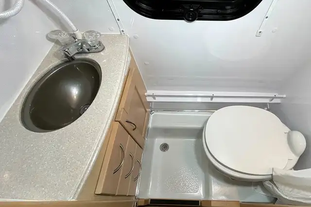 2012 Pleasure-Way Excel TS – Pre-Owned Class B Motorhome. in RVs & Motorhomes in Red Deer - Image 32