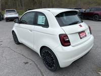 No reported accidents. All new, all electric Fiat 500E Red Edition. Equipped with Back up camera, ra... (image 4)