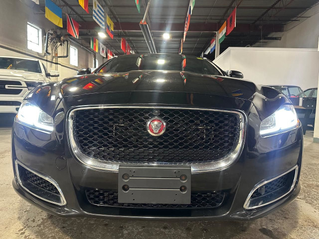 2019 Jaguar XJ XJL Portfolio LWB AWD | XJ50 in Cars & Trucks in City of Toronto - Image 2