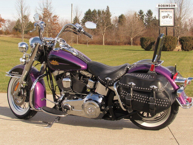  2011 Harley-Davidson FLSTC Heritage Softail Classic Custom 2ton dans Utilitaires et de promenade  à Leamington - Image 2