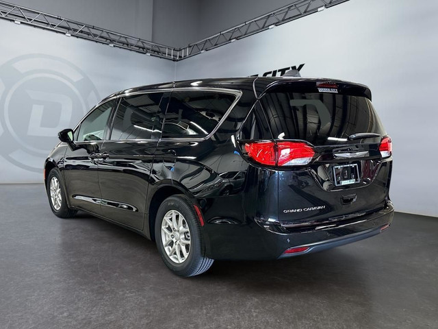 2025 Chrysler Grand Caravan SXT - Heated Seats in Cars & Trucks in Lethbridge - Image 3