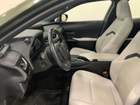 Check out this vehicle's pictures, features, options and specs, and let us know if you have any ques... (image 7)