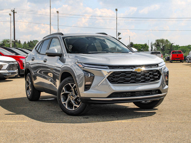 2025 Chevrolet Trax LT in Cars & Trucks in Edmonton - Image 2