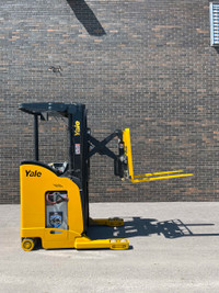Yale Reach Forklift  4000lbs cap Certified charger 609HOURS ONLY