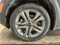 Command attention with this 2021 Kia Seltos EX, a stylish SUV boasting all-wheel drive for superior... (image 9)