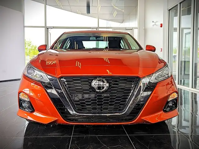 2022 Nissan Altima 2.5 Platinum AWD in Cars & Trucks in City of Montréal - Image 3
