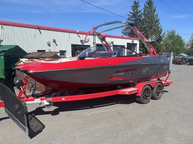 2013 AUTRES WAKESETTER MXZ 20 in Powerboats & Motorboats in Saguenay