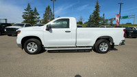 This Chevrolet Silverado 1500 is equipped with: 40/20/40 Front Split Bench Seat, Cruise Control, Whe... (image 9)