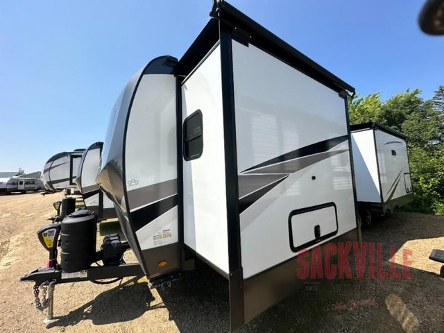 2023 Forest River RV Rockwood Signature 8337RL in Travel Trailers & Campers in Moncton - Image 4