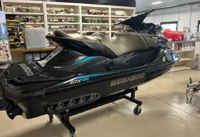 RIP THROUGH THE WAVES ON THE SEA-DOO GTX LIMITED S 260 PAYMENTS ONLY $99 BI-WEEKLY OAC!! APPLY TODAY...