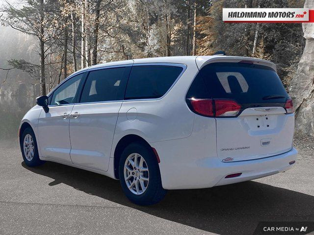 2022 Chrysler Grand Caravan SXT in Cars & Trucks in Hamilton - Image 3