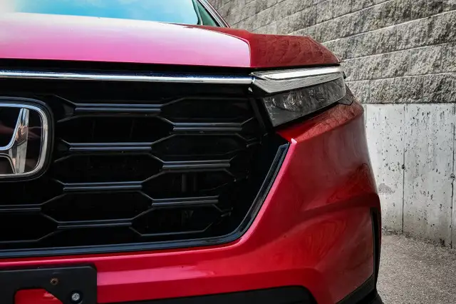2024 Honda CR-V Sport • SUNROOF • POWER LIFTGATE • HEATED SEATS in Cars & Trucks in Kingston - Image 32