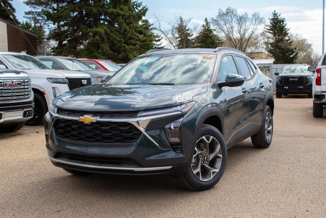2025 Chevrolet Trax FWD LT in Cars & Trucks in Edmonton - Image 2