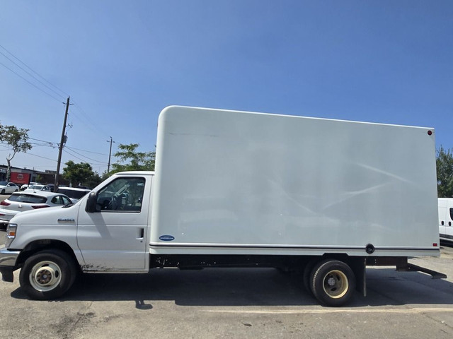 2021 Ford E-450 E-450 - 16Ft Box - Ramp - V8 Gasoline in Cars & Trucks in City of Toronto - Image 4