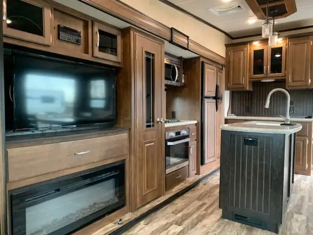 2020 GRAND DESIGN 303 RLS (FINANCING AVAILABLE) in Travel Trailers & Campers in Strathcona County - Image 4