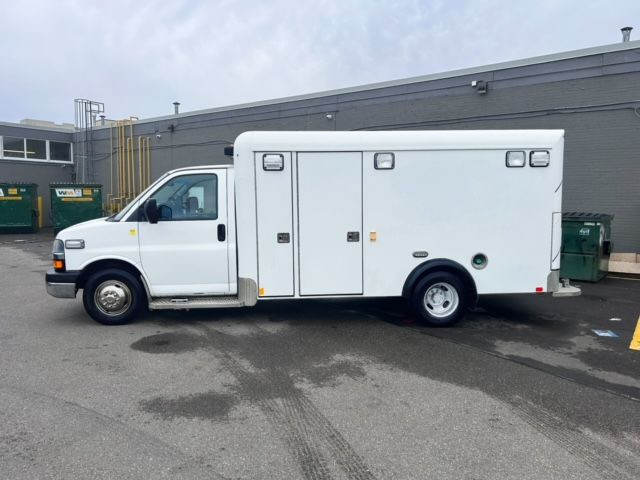 2014 CHEVROLET EXPRESS 3500/AMBULANCE 3500 in Cars & Trucks in City of Toronto - Image 4