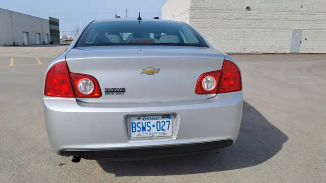 2011 Chevrolet Malibu LS in Cars & Trucks in Barrie - Image 8