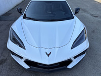 STINGRAY | 1LT | 6.2L V8 | REMOVABLE TOP This 2022 Chevrolet Corvette Stingray Coupe delivers a brea... (image 1)