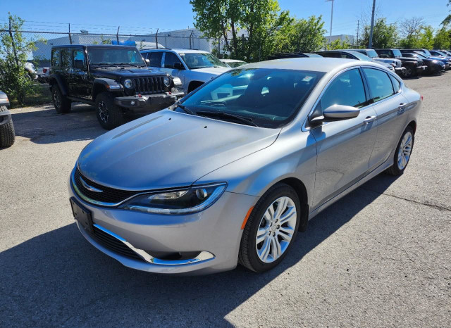 2015 Chrysler 200 Limited in Cars & Trucks in London