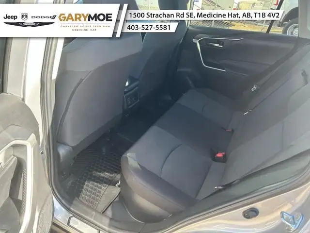 2023 Toyota RAV4 Hybrid XLE - Sunroof - Power Liftgate in Cars & Trucks in Medicine Hat - Image 8