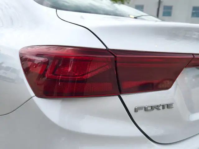 2022 Kia Forte EX | Charging Pad | Apple CarPlay | Heated Wheel in Cars & Trucks in Edmonton - Image 12
