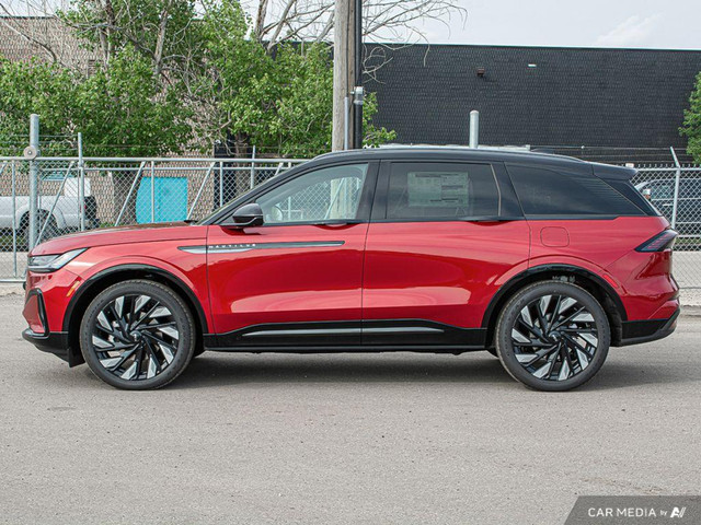 2025 Lincoln Nautilus Reserve in Cars & Trucks in Edmonton - Image 3