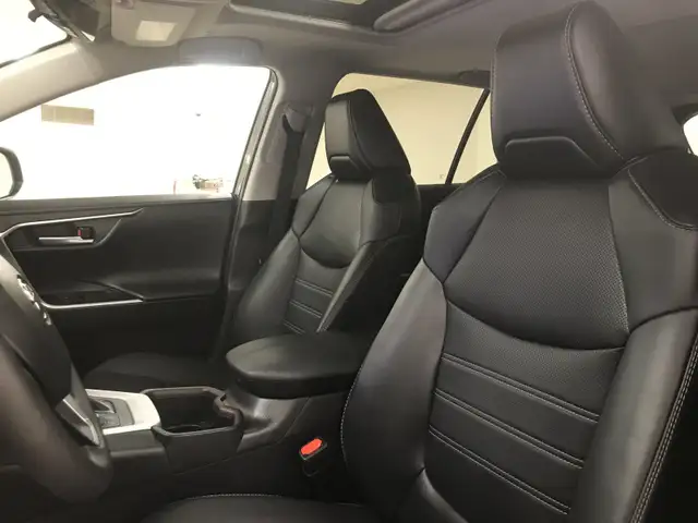 2024 Toyota RAV4 LIMITED in Cars & Trucks in Calgary - Image 4