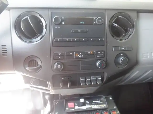 2012 ford F-550 Cube Van Crew Cab Dually 4WD in Heavy Trucks in Richmond - Image 26