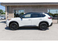 STUNNING MIDNIGHT EDTION NISSAN ROGUE - Leather Interior - Panoramic Sunroof - Power Liftgate - Heat... (image 3)