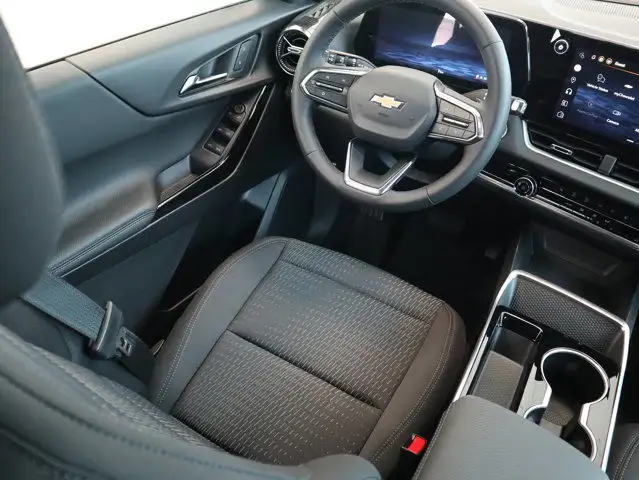 2025 Chevrolet Equinox FWD LT in Cars & Trucks in Lloydminster - Image 15