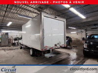 Le Ford Transit T-250 Cube de 12 pi offre un espace de rangement exceptionnel et une fiabilité légen... (image 4)