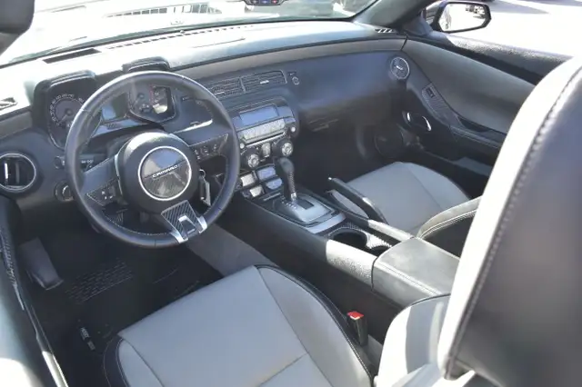 2011 Chevrolet Camaro ***RAG TOP, AUTO, LOW KM*** in Cars & Trucks in Calgary - Image 18