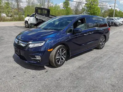 • Tinted_Windows • Power_Windows • Power_Seat • Power_Mirrors • Power_Locks • Power_Sunroof • Keyles...