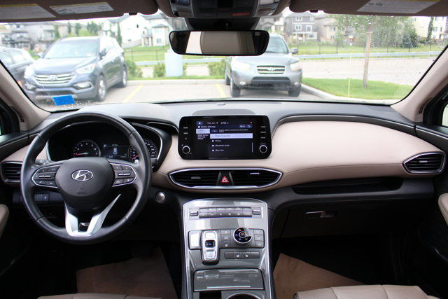 2022 Hyundai Santa Fe Preferred in Cars & Trucks in Calgary - Image 2