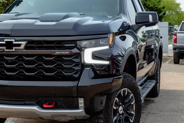2023 Chevrolet Silverado Short BOX Crew CAB 1500 4WD ZR2 * GM CE in Cars & Trucks in Edmonton - Image 8