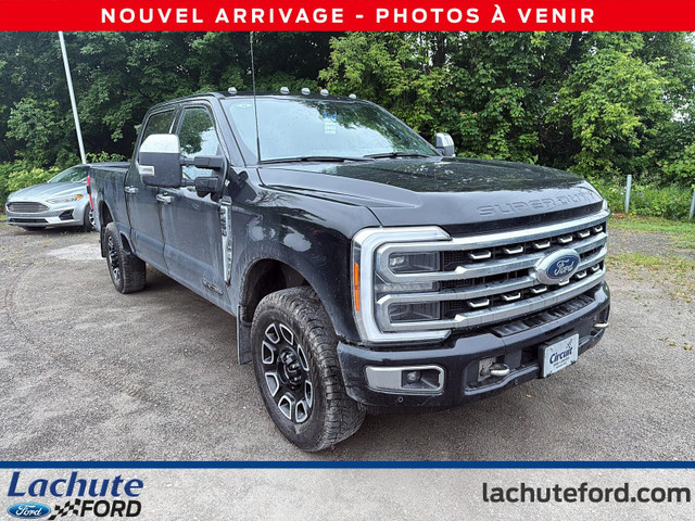 Ford Super Duty F-250 SRW Platinum 4WD Crew Cab 6.75' Box 2023 à in Cars & Trucks in Laurentides - Image 3