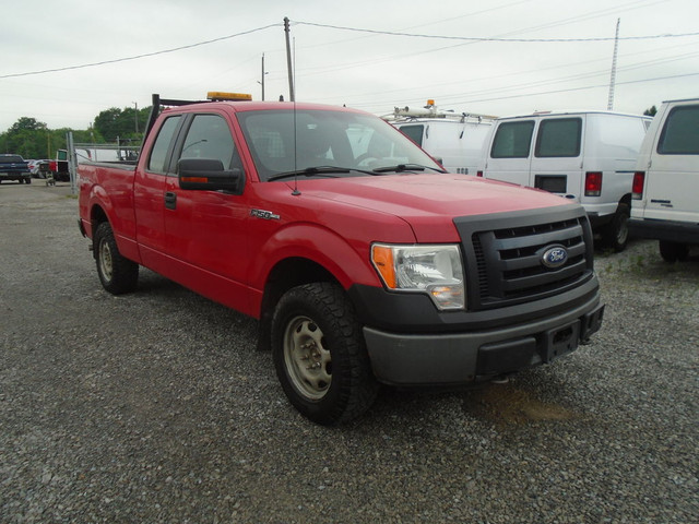 2011 Ford F-150 4WD SuperCab 145 XL in Cars & Trucks in St. Catharines - Image 2