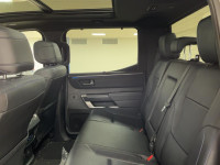 0.400 kW;1 12V power outlet;1 exterior 120V AC power outlet;1 interior 120V AC power outlet;10 bever... (image 5)