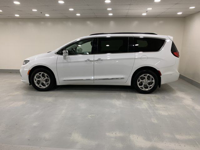 2022 Chrysler Pacifica Limited in Cars & Trucks in Regina - Image 3