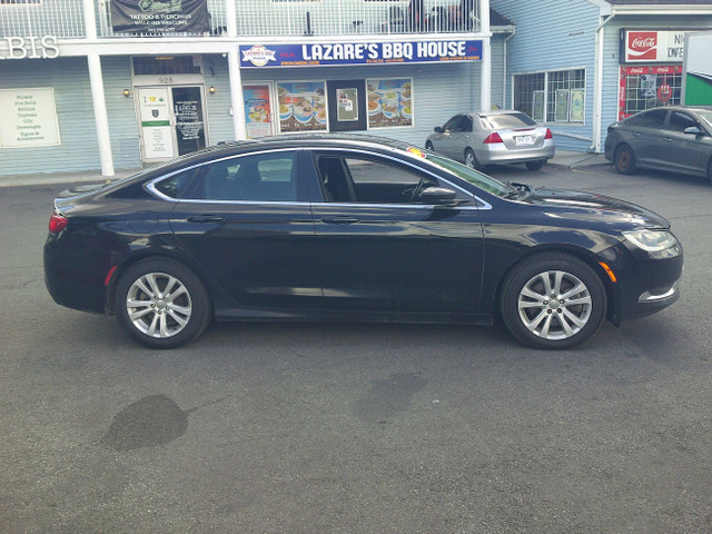 2015 Chrysler 200 Limited with Extra Wheels ! in Cars & Trucks in Ottawa - Image 3