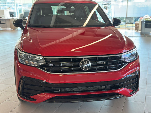 2024 Volkswagen Tiguan Comfortline R-Line Black Edition R-line b in Cars & Trucks in Laval / North Shore - Image 2