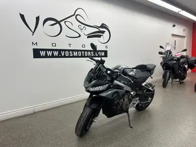-Financing Available This sharp streetfighter is powered by a 659 cc liquid-cooled parallel-twin, ge...