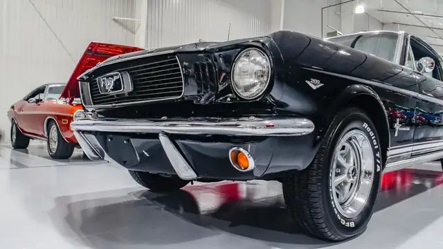 1966 Ford Mustang 2+2 Fastback in Classic Cars in London - Image 16