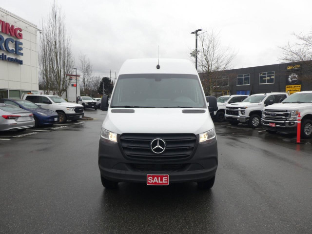  2022 Mercedes-Benz Sprinter Cargo Van dans Autos et camions  à Delta/Surrey/Langley - Image 2