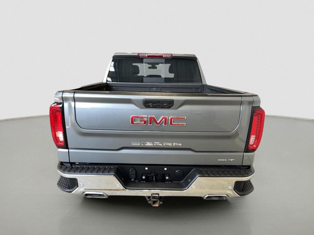 2021 GMC Sierra 1500 Crew Cab Short Box 4-Wheel Drive SLT in Cars & Trucks in Moose Jaw - Image 3