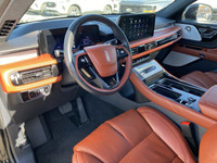 **WE WILL BEAT ANY DEALER IN THE CITY** Infinite Black Metallic Clearcoat 2025 Lincoln Aviator Reser... (image 3)