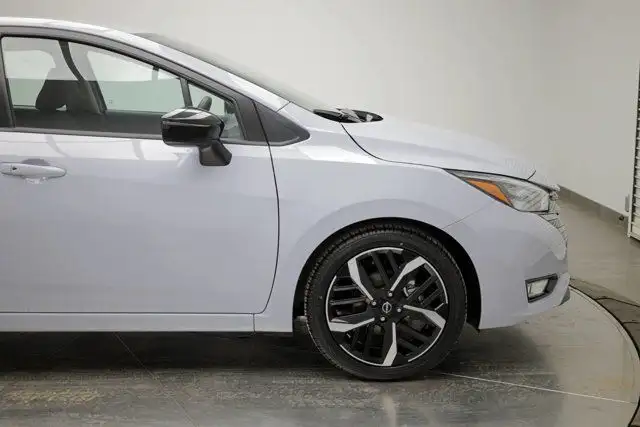 2023 Nissan Versa SR62863210097922122