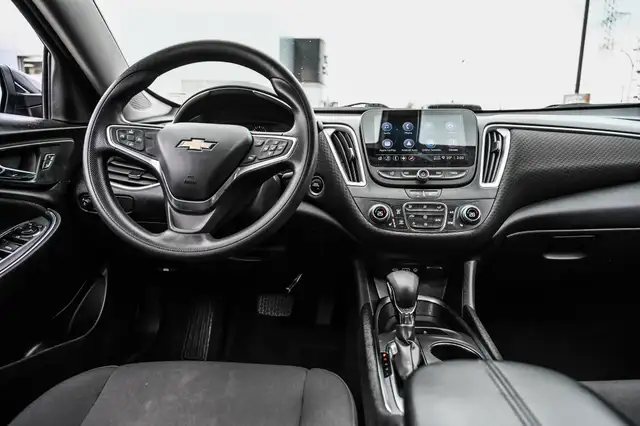 2022 Chevrolet Malibu LT* TOIT OUVRANT* GROUPE GRANDE EXPÉDITION in Cars & Trucks in City of Montréal - Image 22