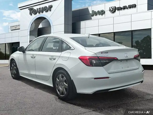 2022 Honda Civic Sedan EX | One Owner | Low Mileage | Lane Keep in Cars & Trucks in Calgary - Image 4