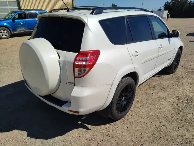 2012 Toyota RAV4 in Cars & Trucks in St. Albert - Image 5